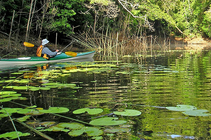 kayaking-lake-paluma